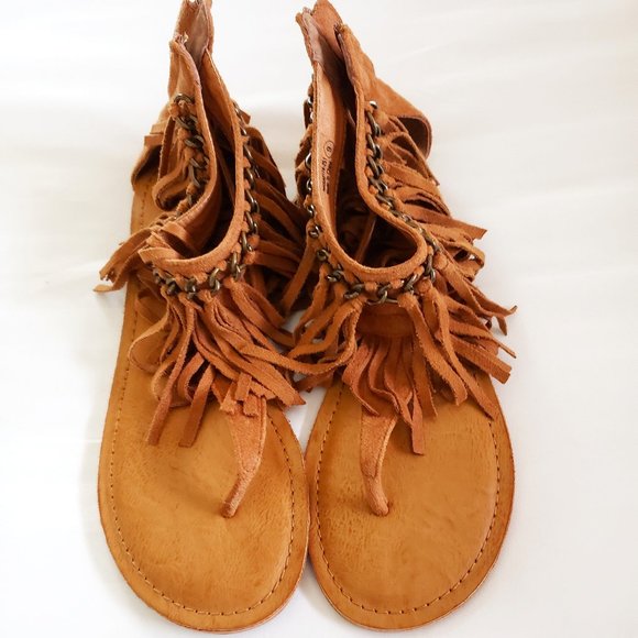 Not Rated Shoes - Women's Not Rated Brown Sandal. BOHO vibes. Size 9. Excellent Condition.